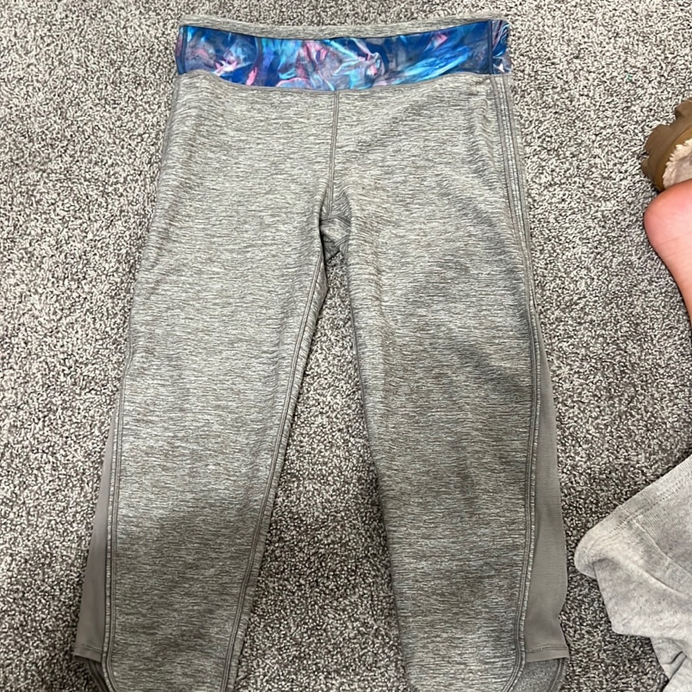 ivivva gray capris with colorful waistband